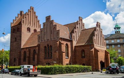 Kirkebygningen